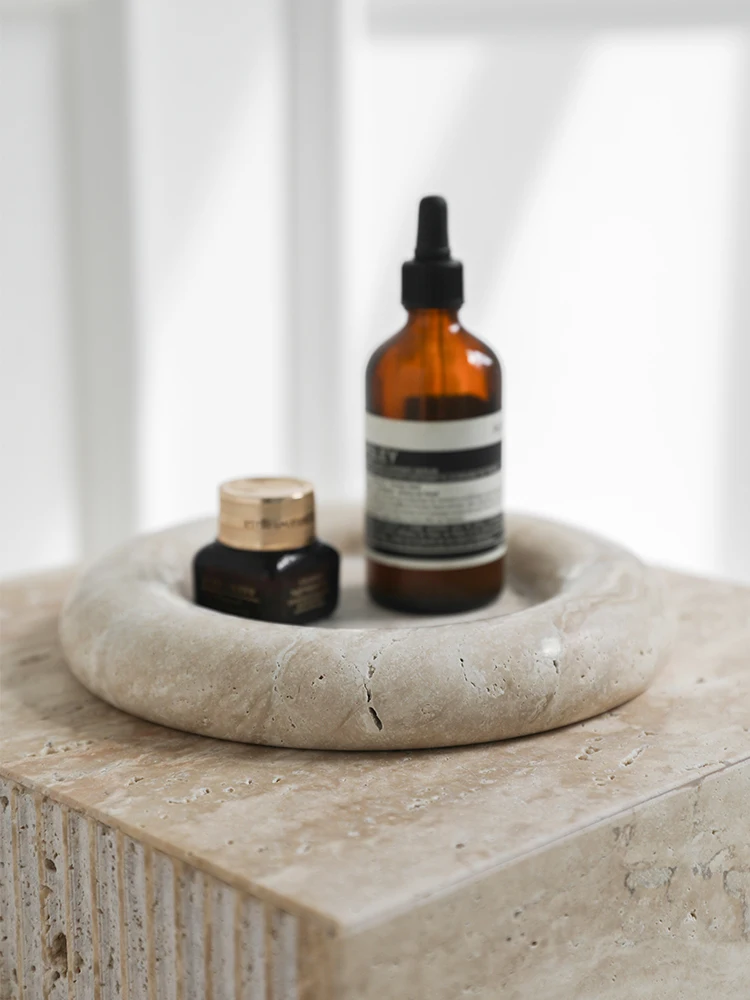 Modny beżowy podstawnik z traw – Home Bathroom Trends recenzja i cena